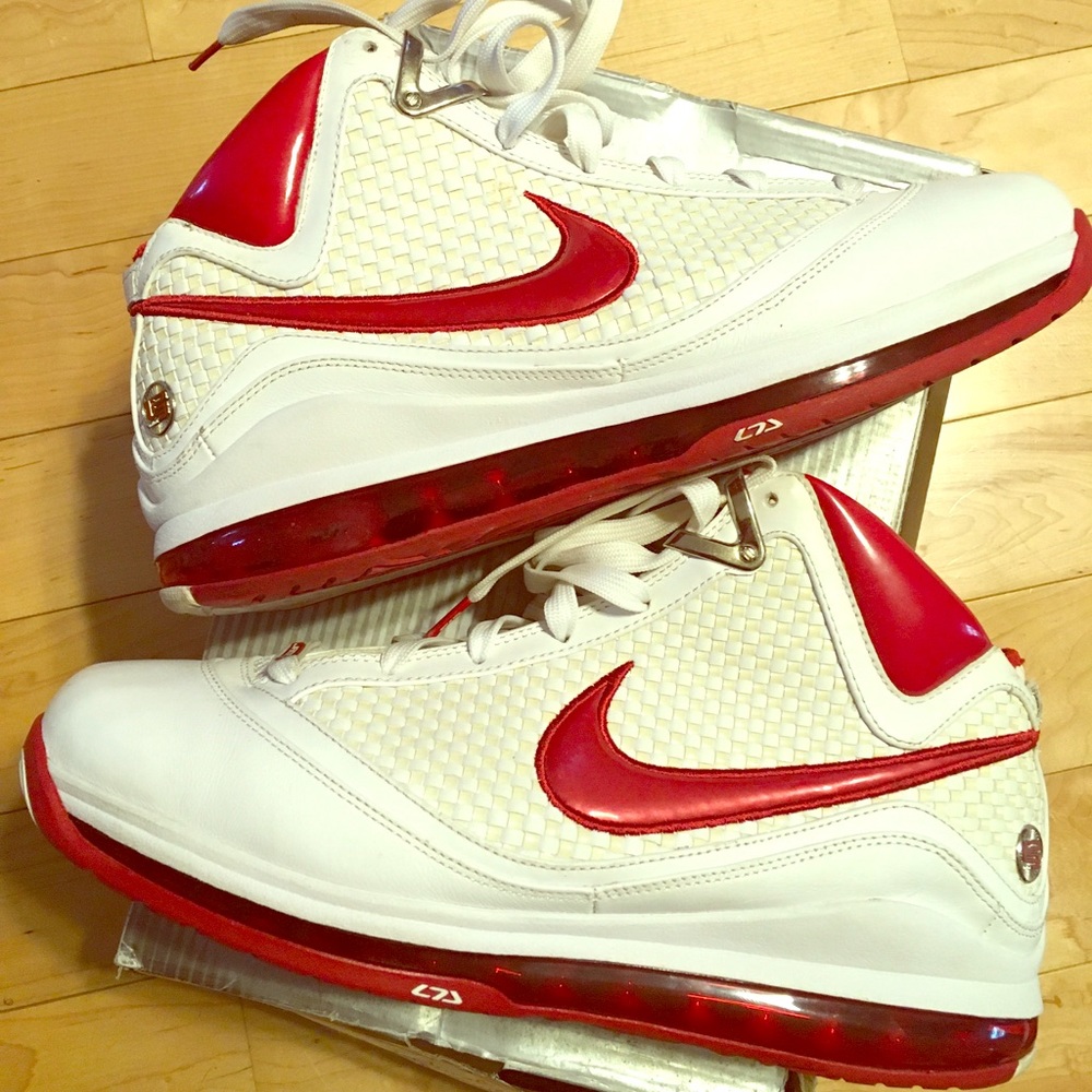 Nike Lebron 7! Near Mint!